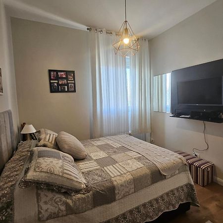 Apartamentos Na Praia Do Gonzaga Frente Mar Com Estacionamento Santos  Exteriér fotografie