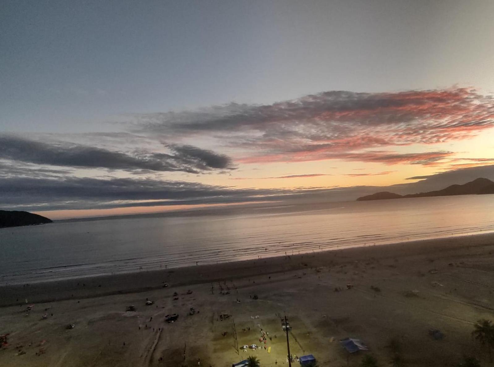 Apartamentos Na Praia Do Gonzaga Frente Mar Com Estacionamento Santos  Exteriér fotografie